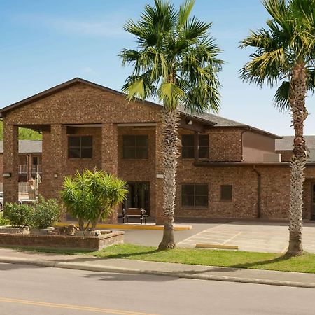 Super 8 By Wyndham Universal City Zewnętrze zdjęcie
