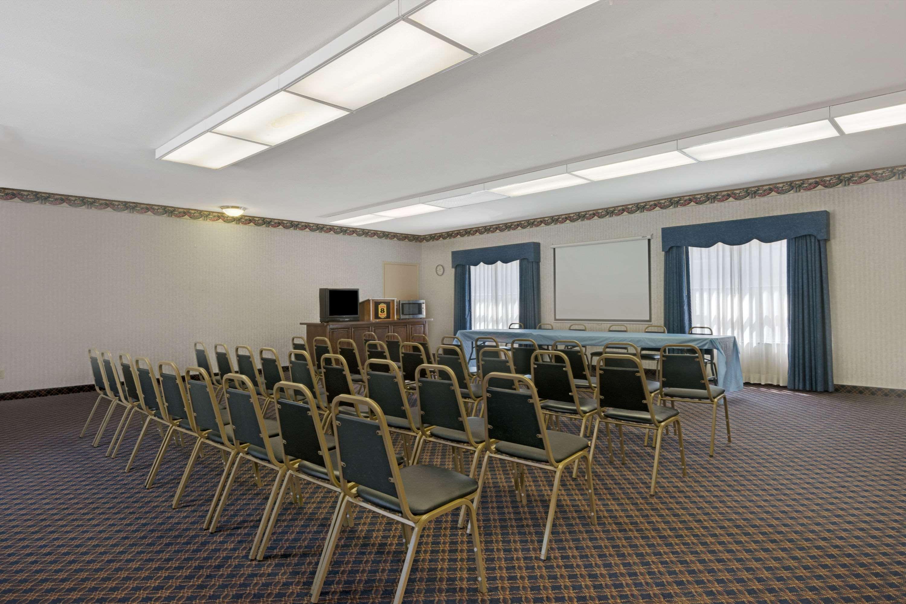 Super 8 By Wyndham Universal City Zewnętrze zdjęcie