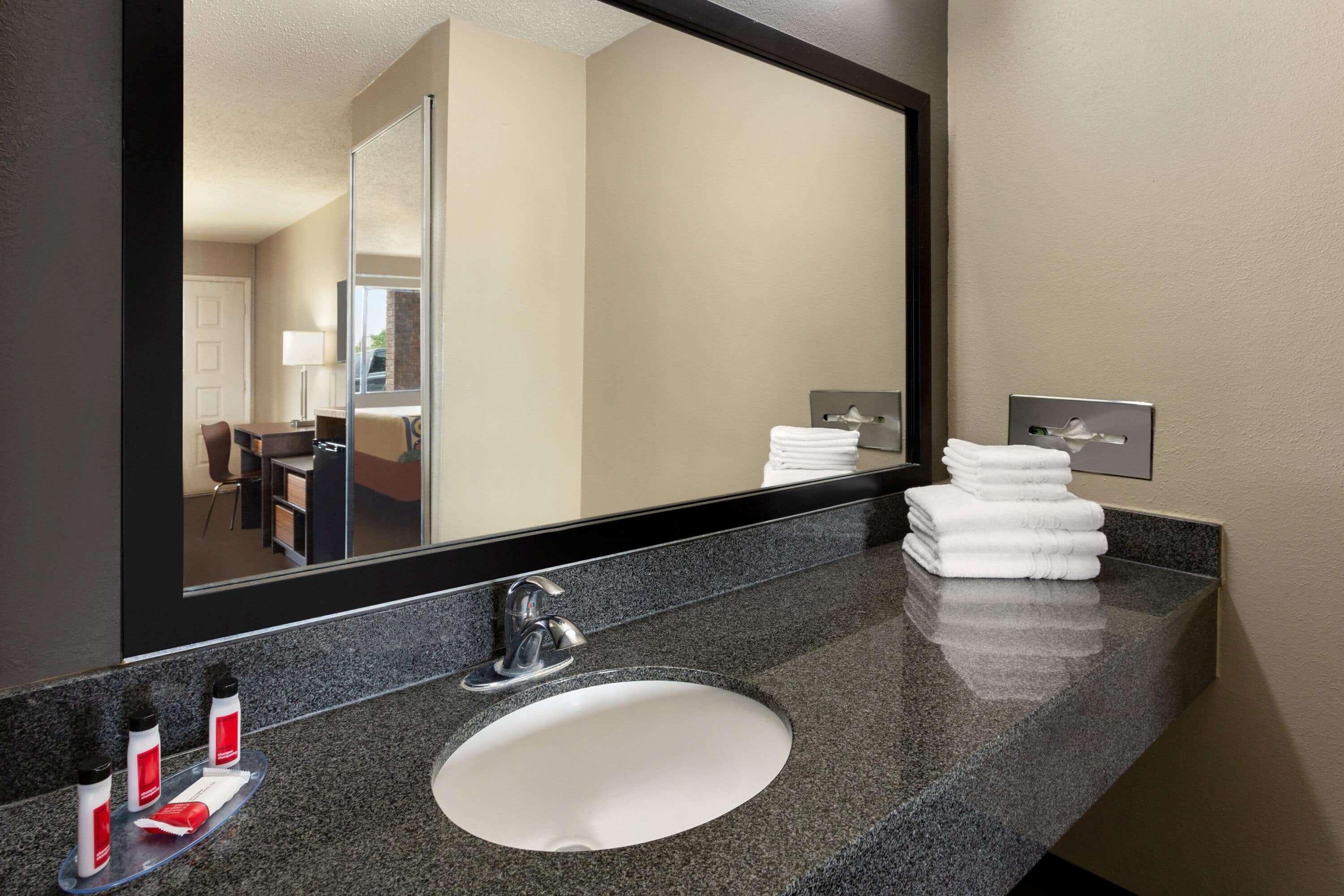 Super 8 By Wyndham Universal City Zewnętrze zdjęcie