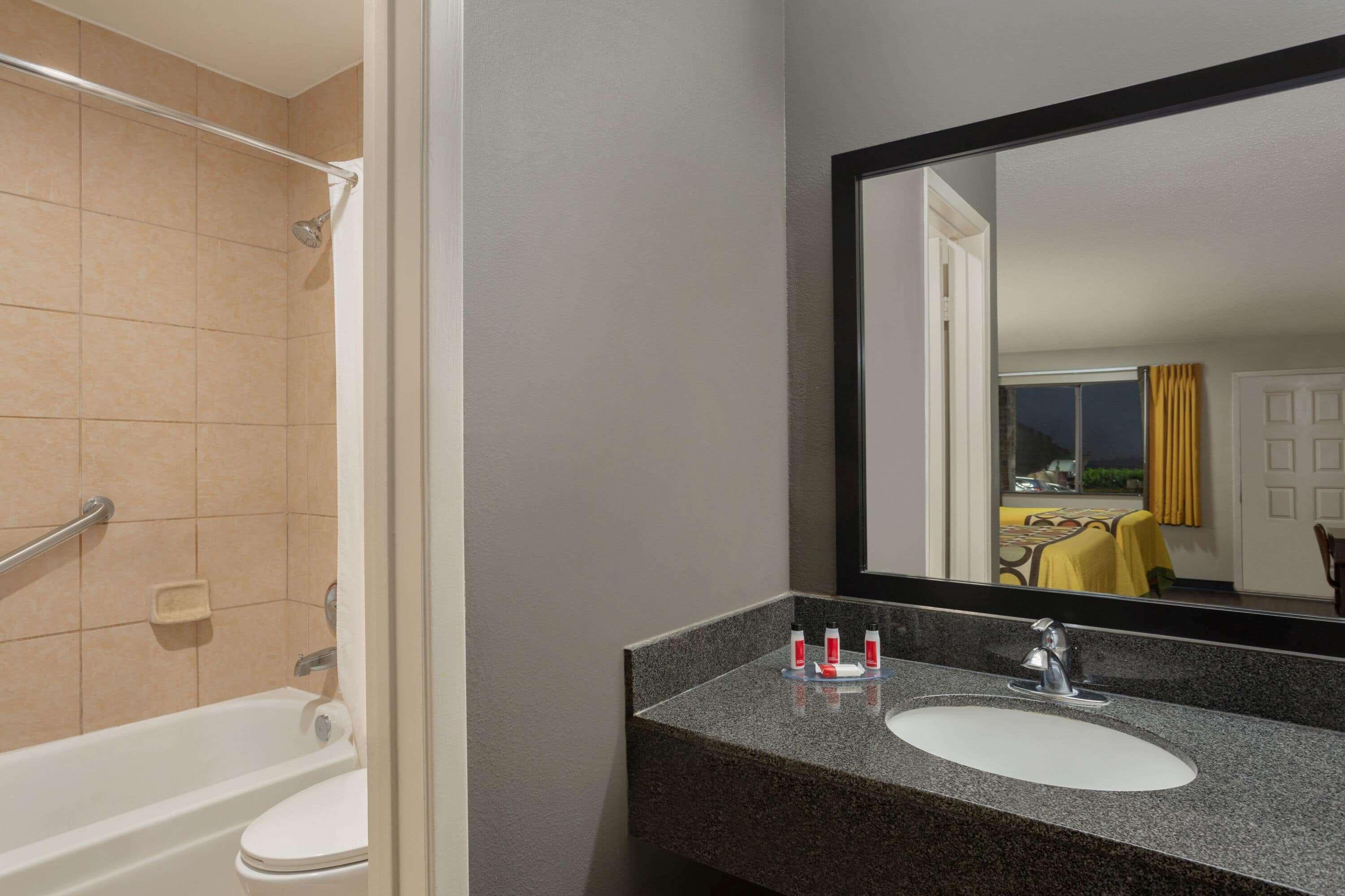 Super 8 By Wyndham Universal City Zewnętrze zdjęcie