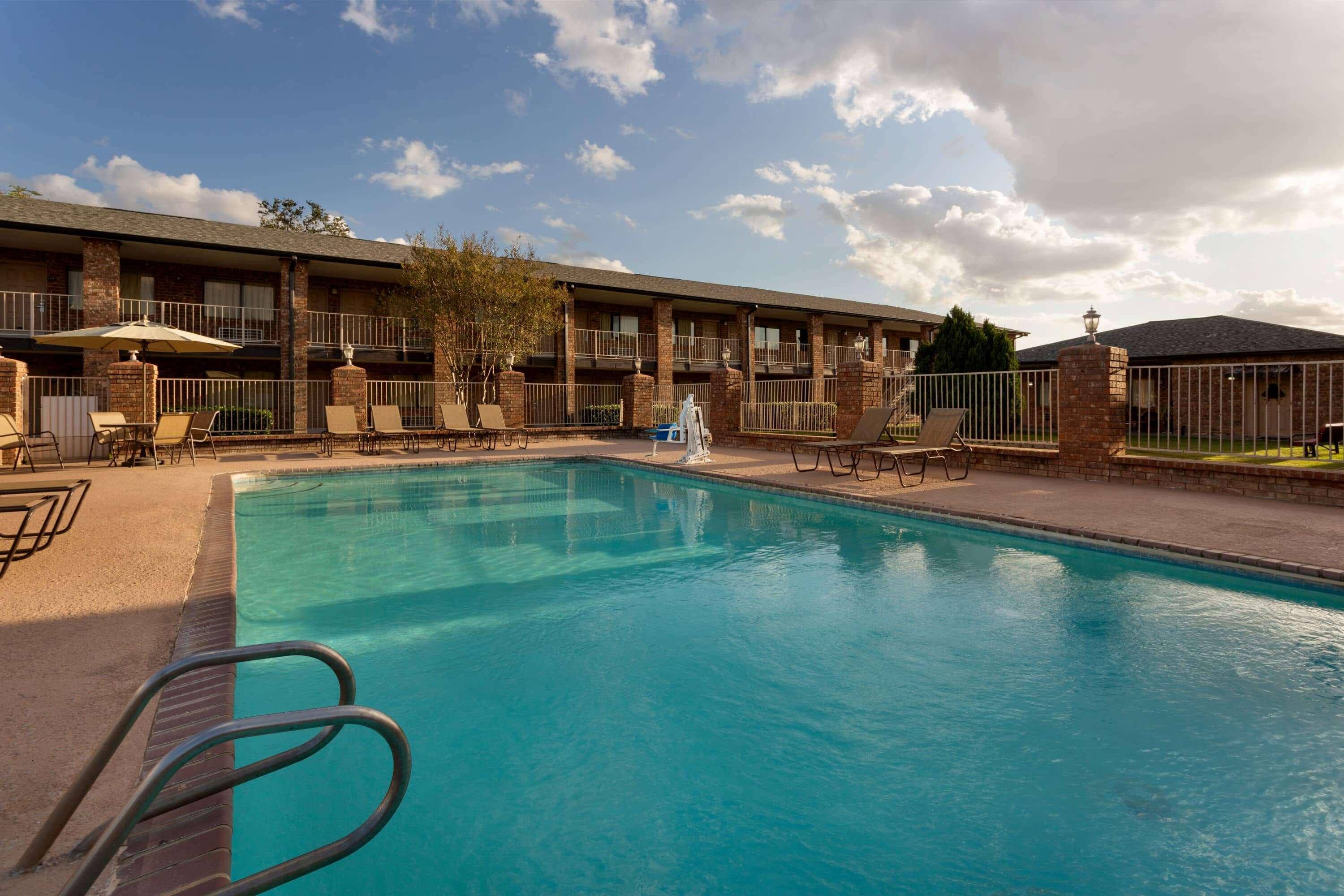 Super 8 By Wyndham Universal City Zewnętrze zdjęcie