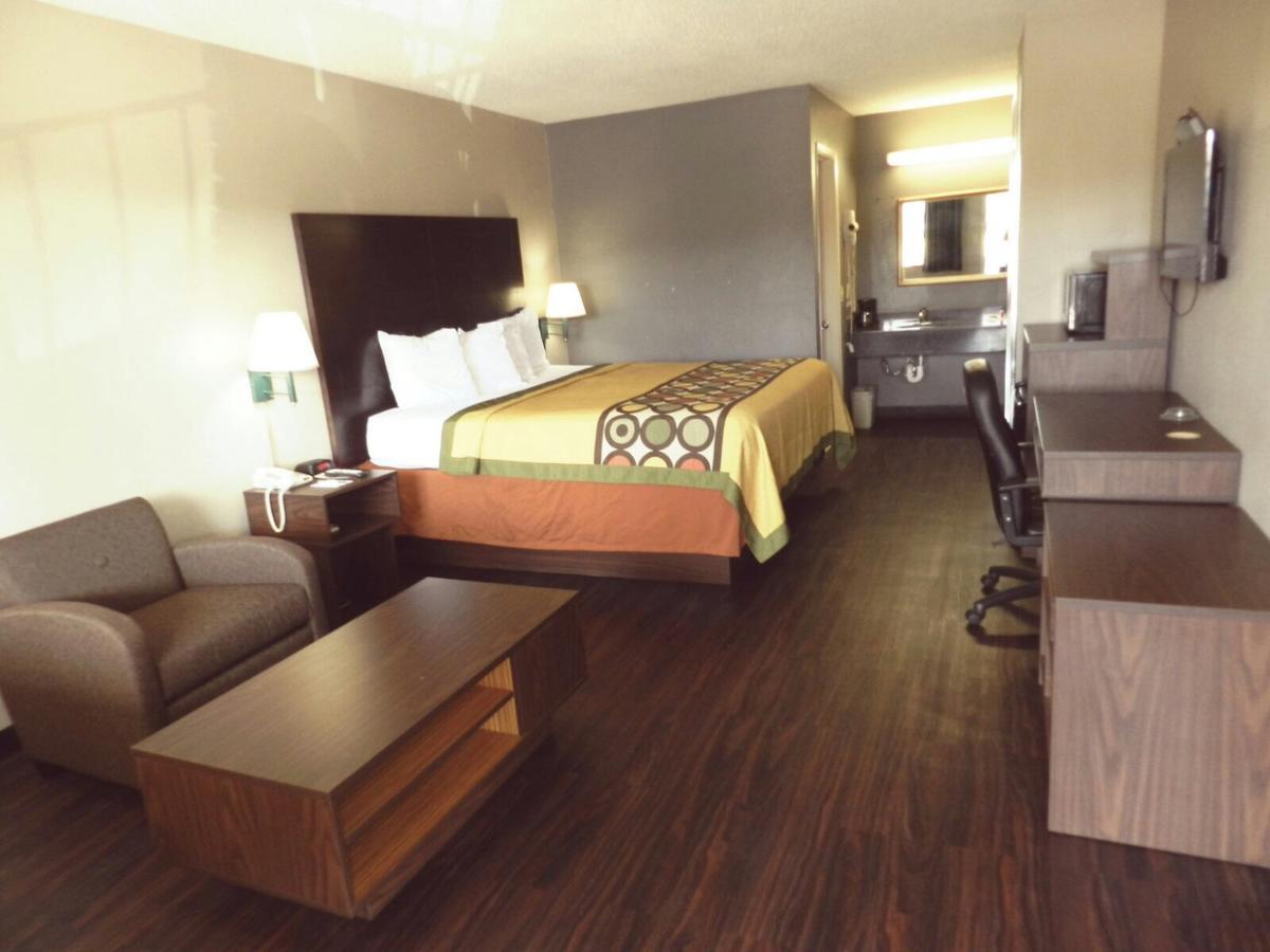 Super 8 By Wyndham Universal City Zewnętrze zdjęcie